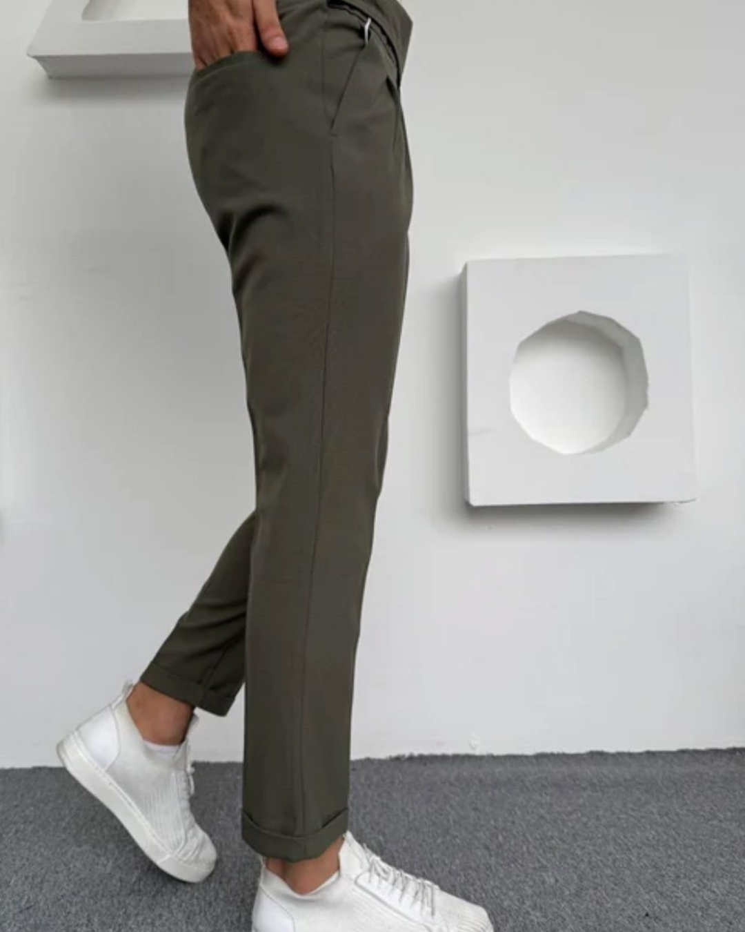 Beyaz Pileli Slim Fit Erkek Kumaş Pantolon